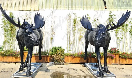Creating Life-like Moose Sculptures