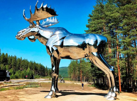 Exploring the Artistry Behind Metal Moose Sculptures