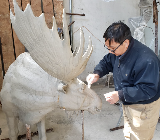 Techniques for Sculpting Moose in Clay