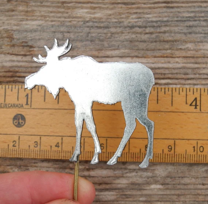 Understanding the Appeal of Moose Silhouette Yard Art