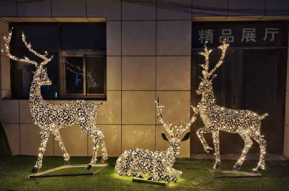 Elk Art in Modern Sculpture Design